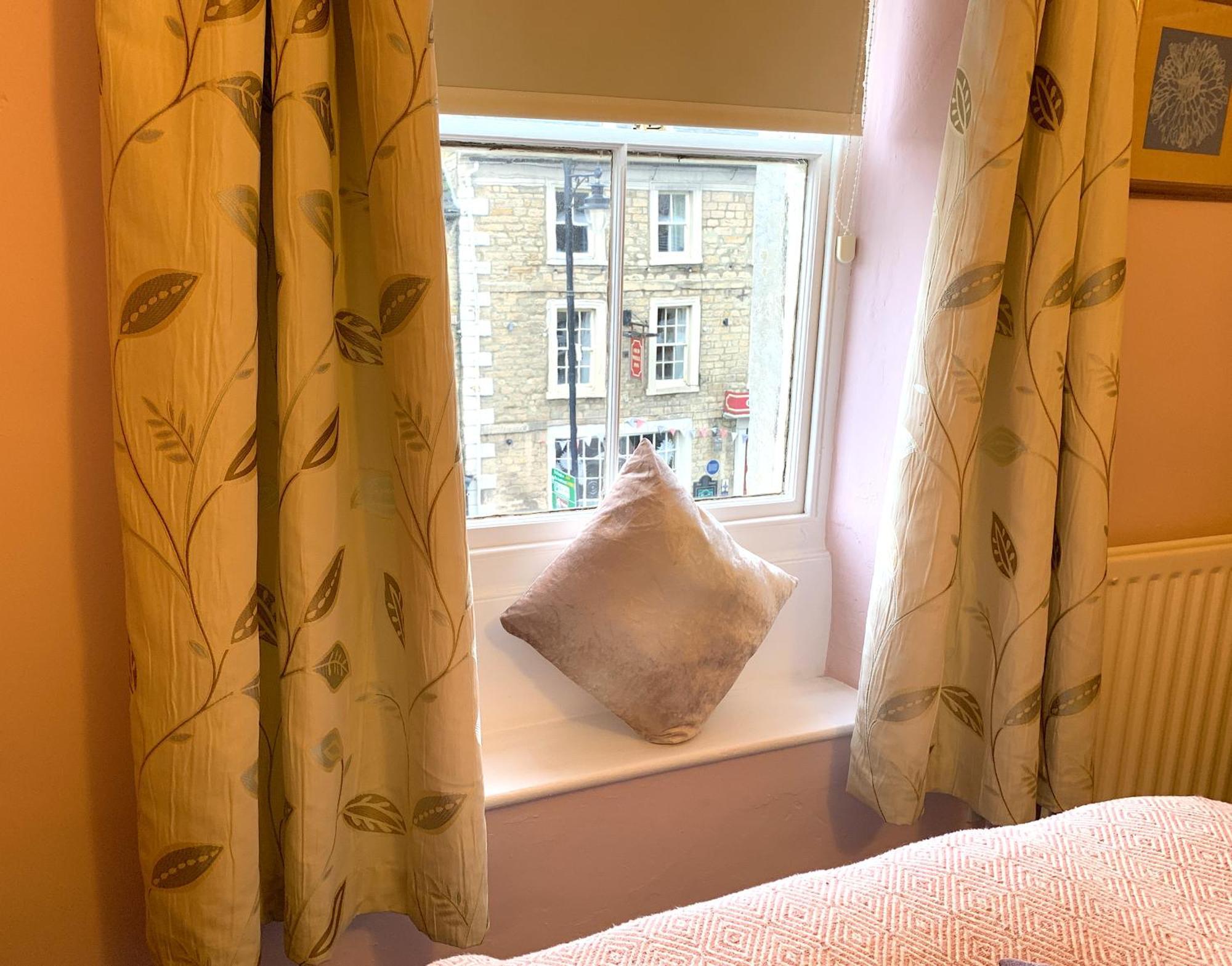 Spacious Georgian Apartment, Central Barnard Castle. Exterior photo